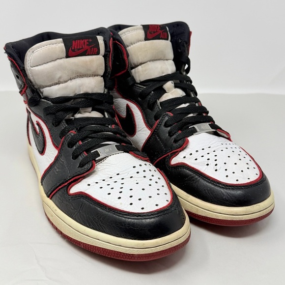 Size 9.5 - Jordan 1 Retro High Bloodline 2019 / 555088-062 - Picture 3 of 16